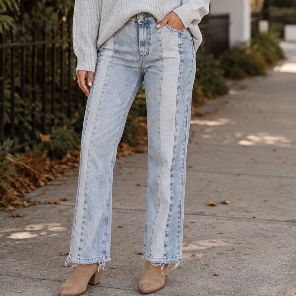 Bershka Deconstructed High Rise Flare Cotton Lightwash Denim Jeans Women's 4 EUC